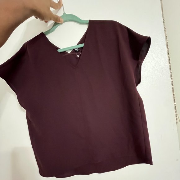 UNIQLO SHORT DOLMAN SLEEVE V NECK CRISS CROSS BACK TOP WOMEN BURGUNDY SIZE XS - Picture 1 of 10